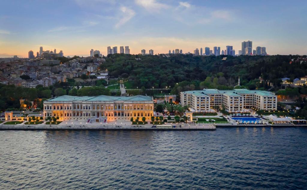 Çırağan Palace Kempinski Transfer Rehberi: İstanbul Havalimanı ve Sabiha Gökçen Ulaşım